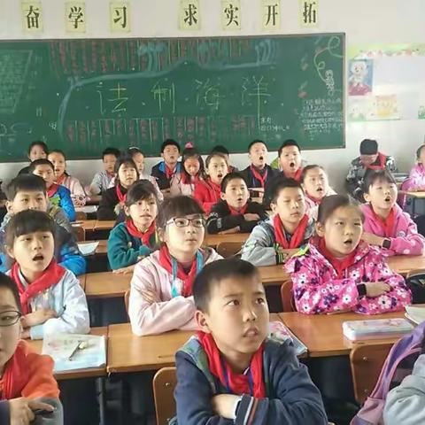 “清明时节雨纷纷，路上行人欲断魂。”——清明节主题班会