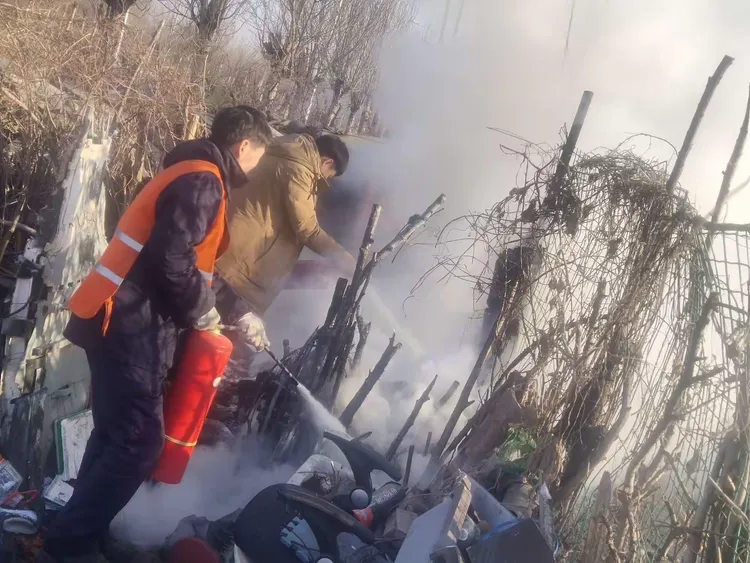 水火无情人有情 协同作战保平安