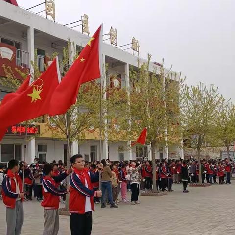 缅怀革命先烈，感恩幸福生活—李迪城小学清明节活动