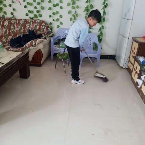 爱清洁     讲卫生 ——三乡镇东村小学四年级