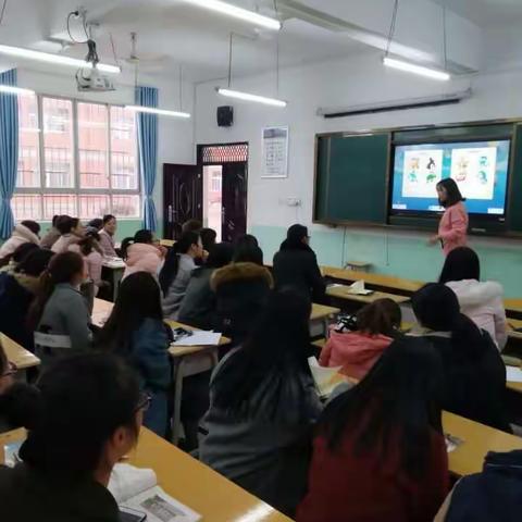 田心明德小学白板培训开课啦！