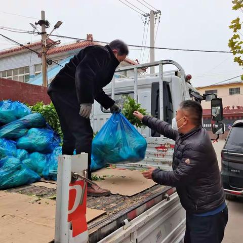 疫情无情人间有爱，众志成城共克时艰