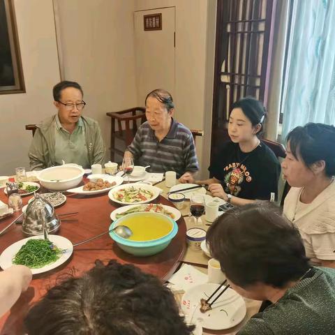 杨国林杨秀芳回榆林与家人相聚二0二五年八月二日