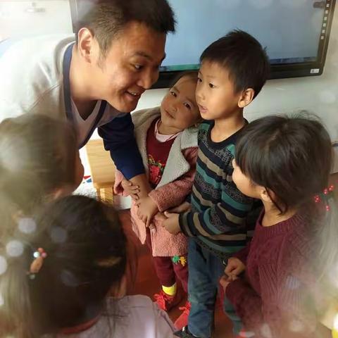 五台山路幼儿园大二班《嘉宾有约—长大后我想做船只美容师》