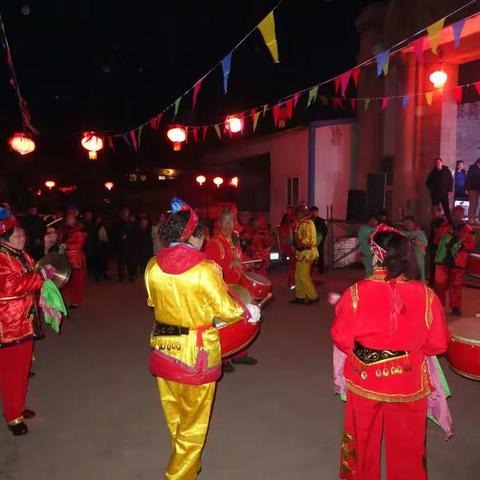 今年元夜时，月与灯依旧                                   ——东白岸村2019年庆元宵文艺汇演