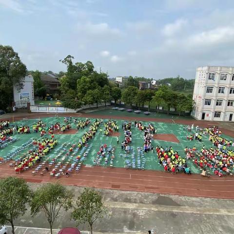 明达镇小“牢记嘱托  阳光成长” 庆六一游园活动