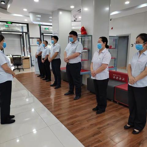 工行白城长庆支行营业部开展《内控合规手册》学习活动