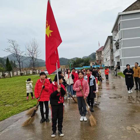 “情系雷锋月，爱满三月天”––临港镇九墩小学开展学习雷锋精神主题教育活动