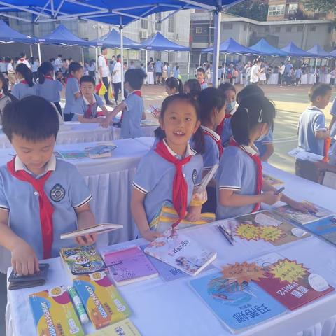 “图书漂流 笔墨传承 爱心传递”建大附小图书漂流活动
