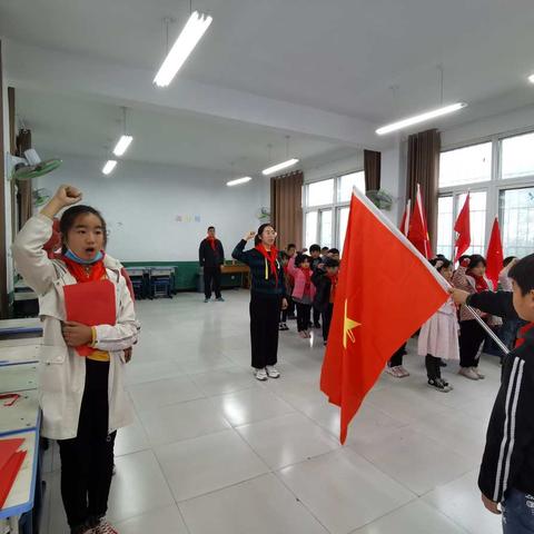 马跑泉小学开展“从小学先锋，长大做先锋”建队日入队仪式！