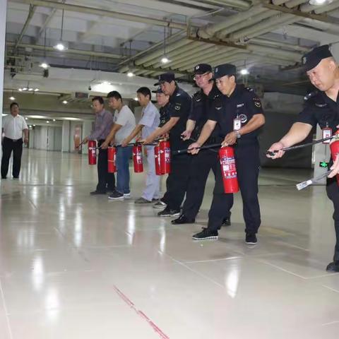 高温天气易发火灾 消防演习不松懈