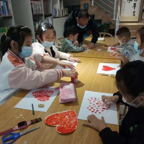 手指画——“中国心”