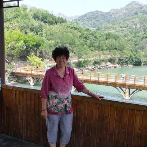 祝老妈健康长寿！生活幸福！笑口常开！