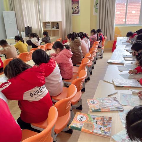 执笔书经典，古韵逸书香——上畈中心小学硬笔书法比赛掠影