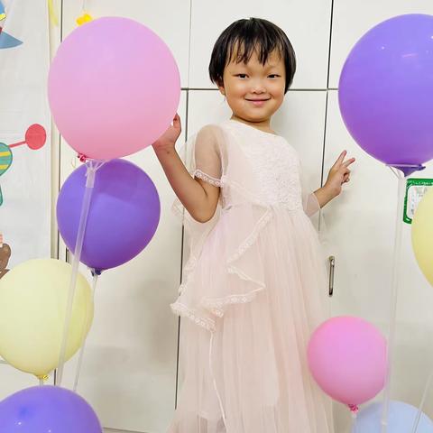 愿你沐浴在阳光下健康奔跑，开怀大笑一致荷花班老师们的一封信