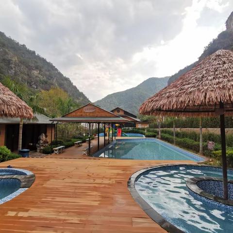 赏峡谷风光泡大窝温泉