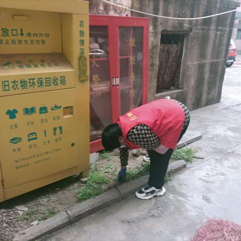 想自治的小区如此惨状！创城不能拉下一个，百鸣物业主动援助还小区清洁面貌！