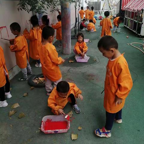 鱼邱湖街道中心幼儿园中五班观察故事《涂鸦》