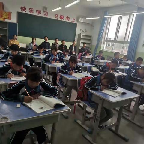 践行新课标，赋能新课堂—红河镇草坝九年制学校开展了数学示范课活动