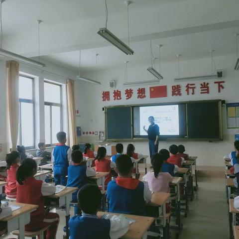 西苑学校英语组掀起“冬教冬学冬研”绘本阅读活动高潮