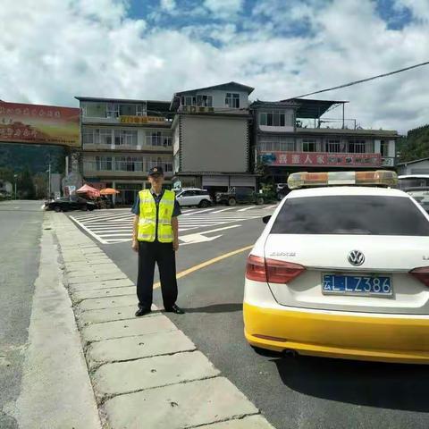 两节～～漾濞路政在路上