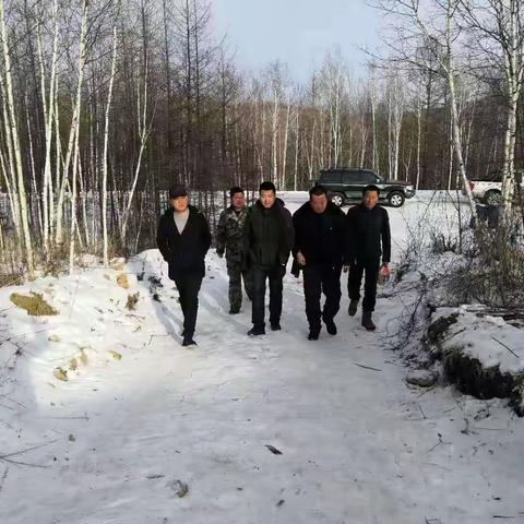 松岭林业局副局长秦长保深入砍都河管护区营林生产一线检查指导工作