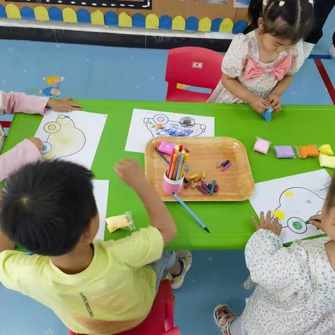教学活动《车子叭叭叭》——92474部队幼儿园小班