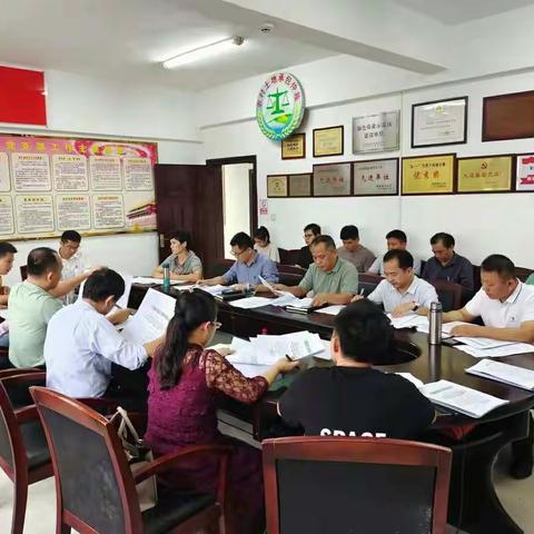 县委实施乡村振兴战略领导小组办公室召开继续开展巩固脱贫成果督查工作会议