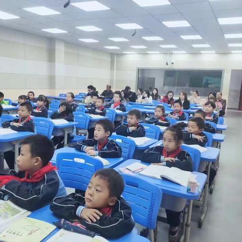 秋风舞动教研旋律，激情点燃精彩课堂——记上泸小学第九周数学教研活动