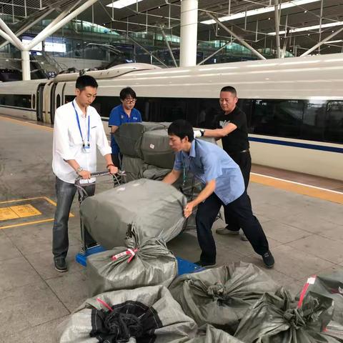 直击深圳北站电商黄金周运输作业现场(九)