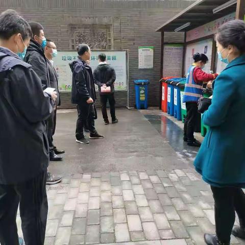 小寨路街道崇业社区垃圾分类检查