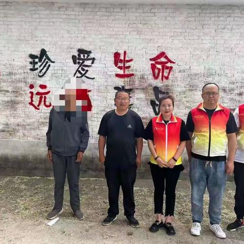 禁毒彩绘墙为美丽乡村增添色彩