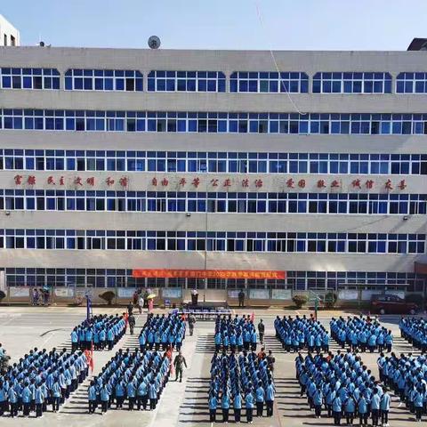 热血军训，无悔青春——南门中学2022年秋季军训结营仪式
