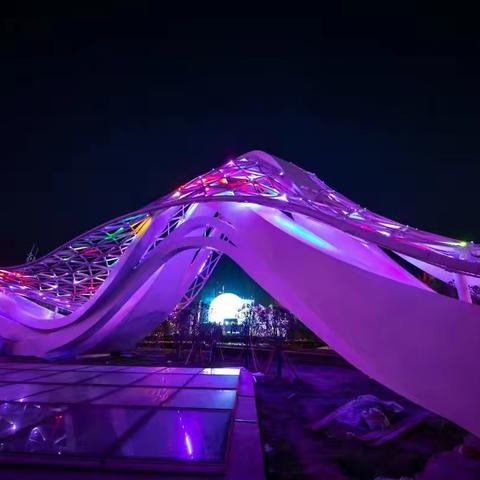 武汉光谷广场——星河夜风情
