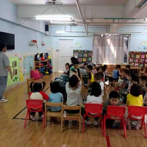 海口市滨涯幼儿园禧福分园中三班“垃圾分类我先行”主题教学活动