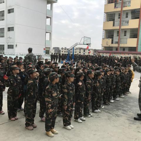 岭小一（2）班军训第三天