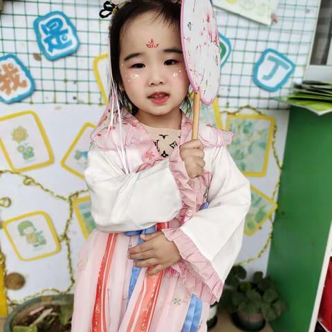 中4班元旦汇演花絮照片