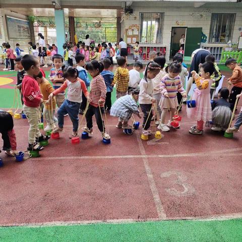 中四班孩子们的晨间活动——抓拍😊