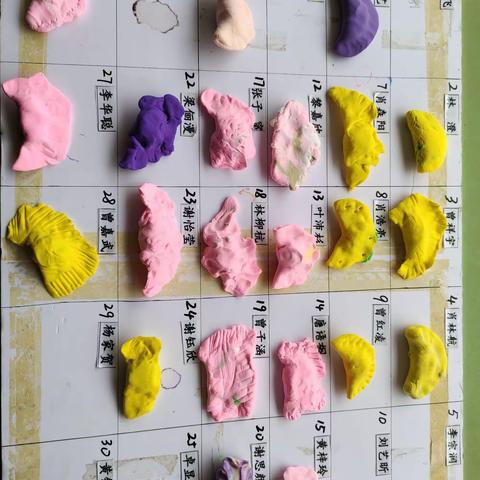 中四班今日手工——包饺子