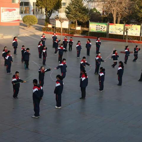 北石槽小学冬季师生跳绳，踢毽子比赛