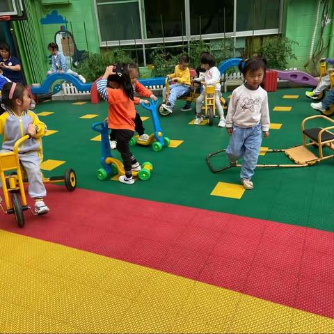 甜石榴幼儿园中二班