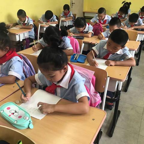 漂漂亮亮写字，堂堂正正做人——广安大街小学2018级6班书写比赛