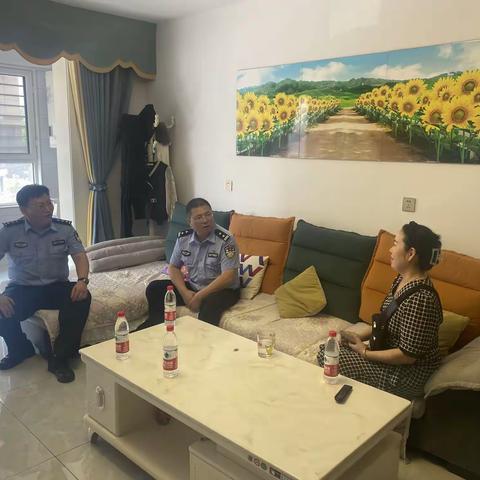 魏县公安局开展走访慰问在外执勤民警家属活动