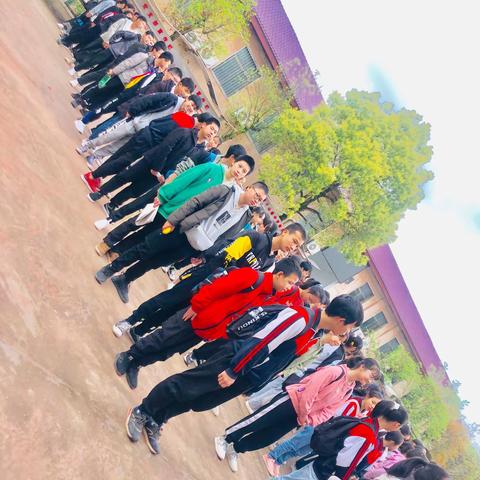 人生的栈道，我们都是赶路人