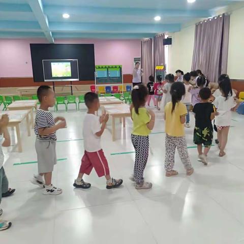 科学《小熊家的窗帘》——人和街道中心幼儿中五班