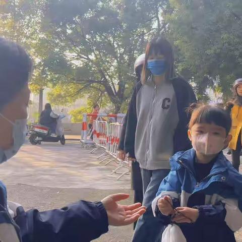 托举希望 共育未来