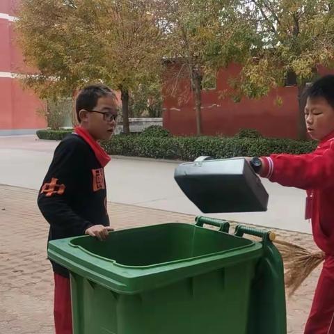 美化校园环境，创建文明校园———齐河县祝阿镇实验小学