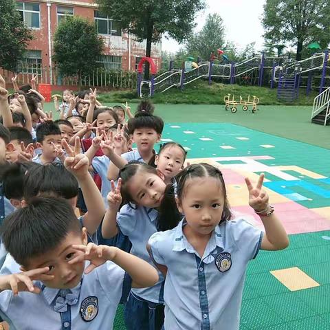 热烈祝贺北京小龙人高新区实验幼儿园中二班开学典礼圆满成功🎉🎉🎉