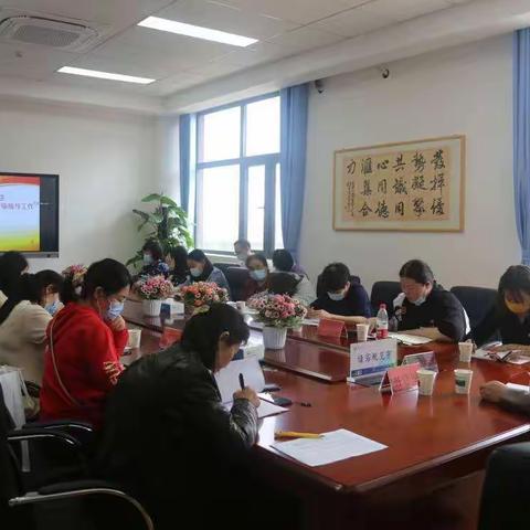 格物致知 笃行致远                         ——新华下路中学与汉南区育才中学语文联合研讨活动掠影