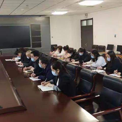 区民政局学习传达全区领导干部大会精神